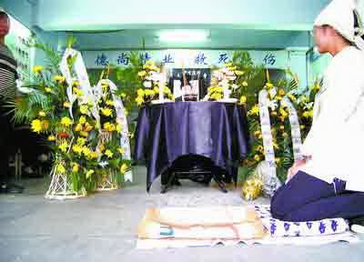 灵车接运 花圈 灵堂灵车
